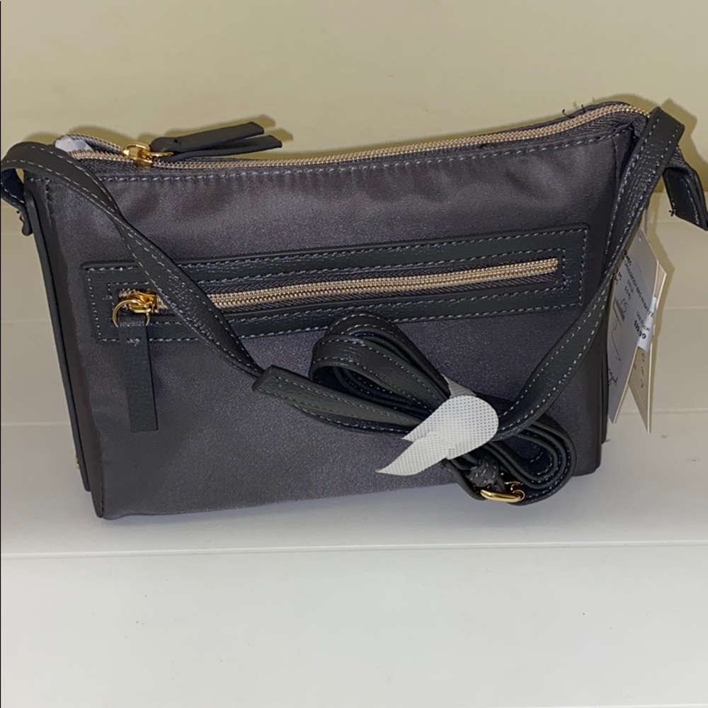 FRONT TIP CROSSBODY BAG WITH BATTERY